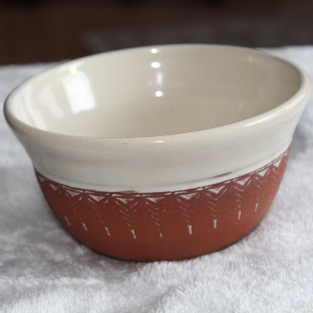 Urthan Bowl by artist Caitlin Dean